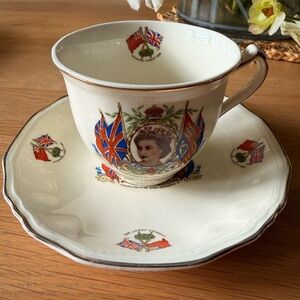 Queen Elizabeth II Coronation Commemorative Teacup and Saucer 1953 Alfred Meakin